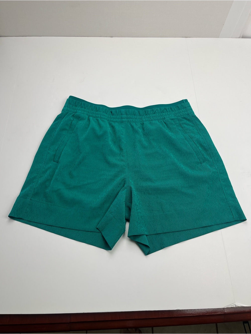 Athleta Echo Short Green Textured Quick Dry Athletic Shorts 586817 Womens 12
